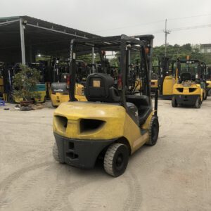 Xe nâng dầu 2.5 tấn Komatsu FD25T-17