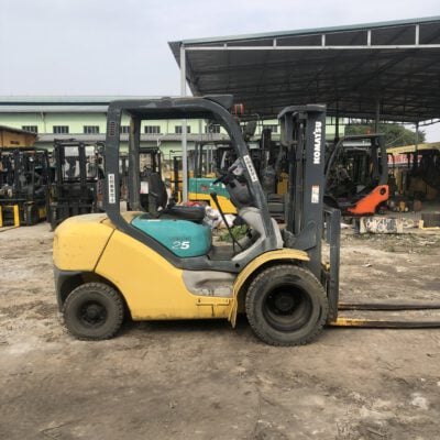 Xe nâng dầu 2.5 tấn Komatsu FD25C-15