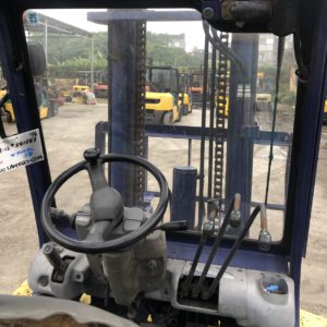 Xe nâng dầu 3 tấn Komatsu FD30T-12