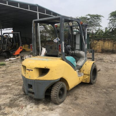 Xe nâng dầu 2.5 tấn Komatsu FD25C-15