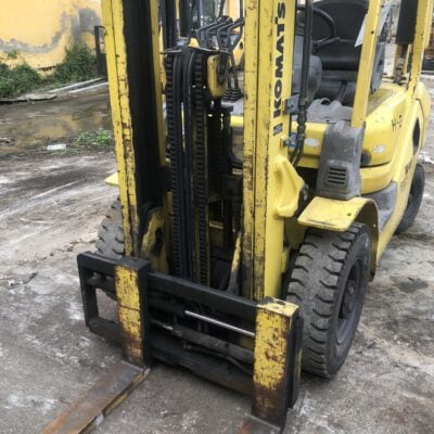 Xe nâng dầu 2.5 tấn Komatsu FD25T-16