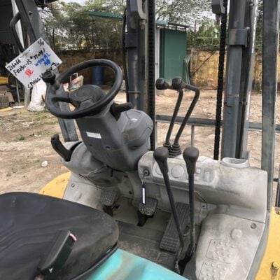 Xe nâng dầu 2.5 tấn Komatsu FD25C-15