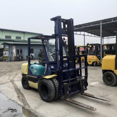 Xe nâng dầu 3 tấn Komatsu FD30T-12