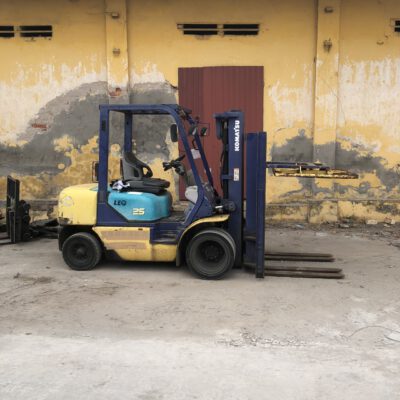 Xe nâng dầu 2.5 tấn Komatsu FD25T-12, lốp đôi, 4 càng