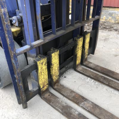 Xe nâng dầu 2.5 tấn Komatsu FD25T-12, lốp đôi, 4 càng