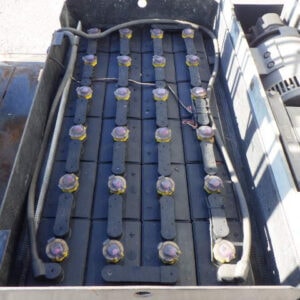 Xe nâng điện 1.8 tấn Komatsu FB18M-2