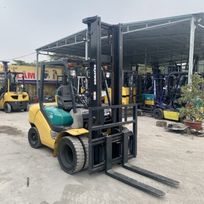 Xe nâng dầu 3 tấn Komatsu FD30T-16