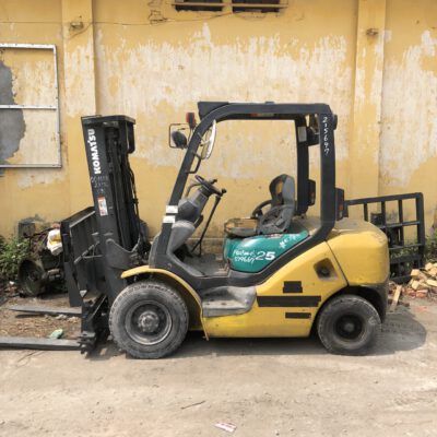 Xe nâng dầu 2.5 tấn Komatsu FD25W-15
