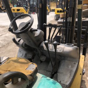 Xe nâng dầu 2.5 tấn Komatsu FD25W-15