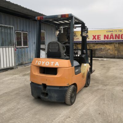 Xe nâng dầu 1.5 tấn Toyota 7FD15