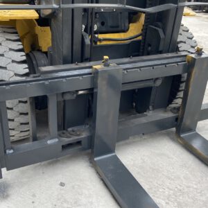 Xe nâng xăng/gas 2 tấn Komatsu FG20HT-17