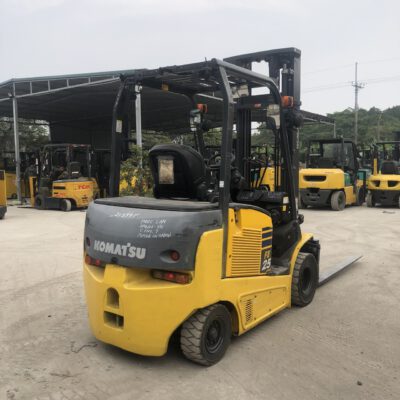 Xe nâng điện 2,5 tấn bình khô sạc nhanh Komatsu FE25-1
