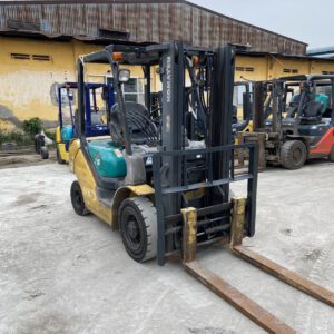 Xe nâng dầu 2,5 tấn Komatsu FD25C-16