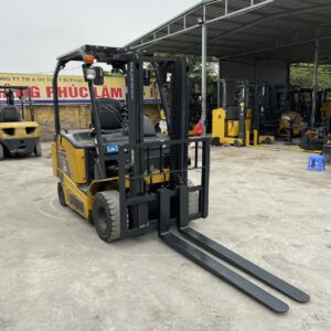 Xe nâng điện ngồi lái 2 tấn Komatsu FB20-12