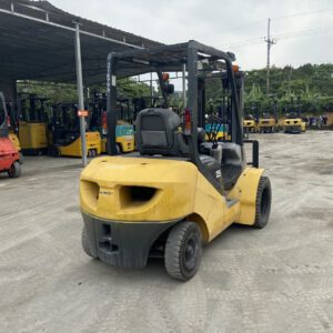 Xe nâng dầu 2,5 tấn Komatsu FD25C-17