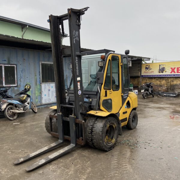 Xe nâng dầu 3 tấn Komatsu FD30HT-17